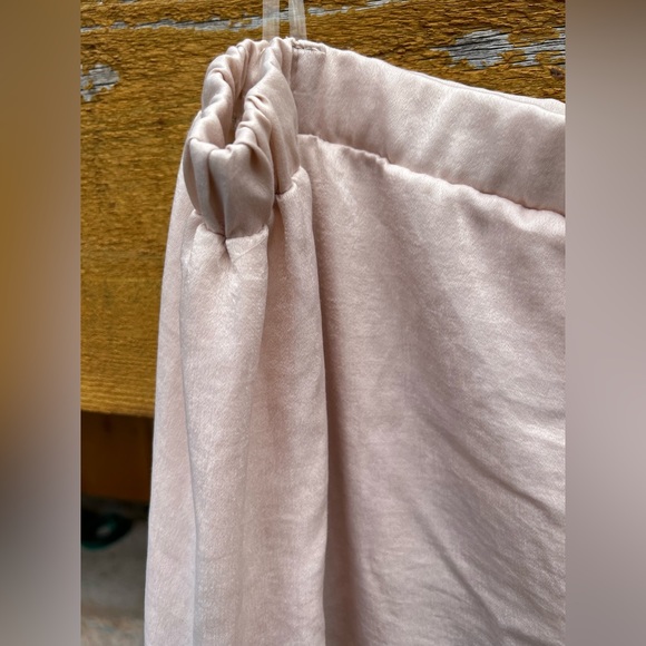 NWOT-Sz-L-blue blush brand off shoulder dress with ties at sleeves - Picture 2 of 7